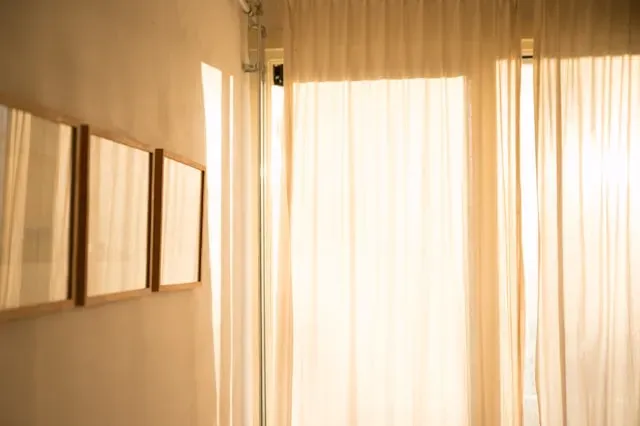 Jak wybrać idealne karnisze do swojego wnętrza?